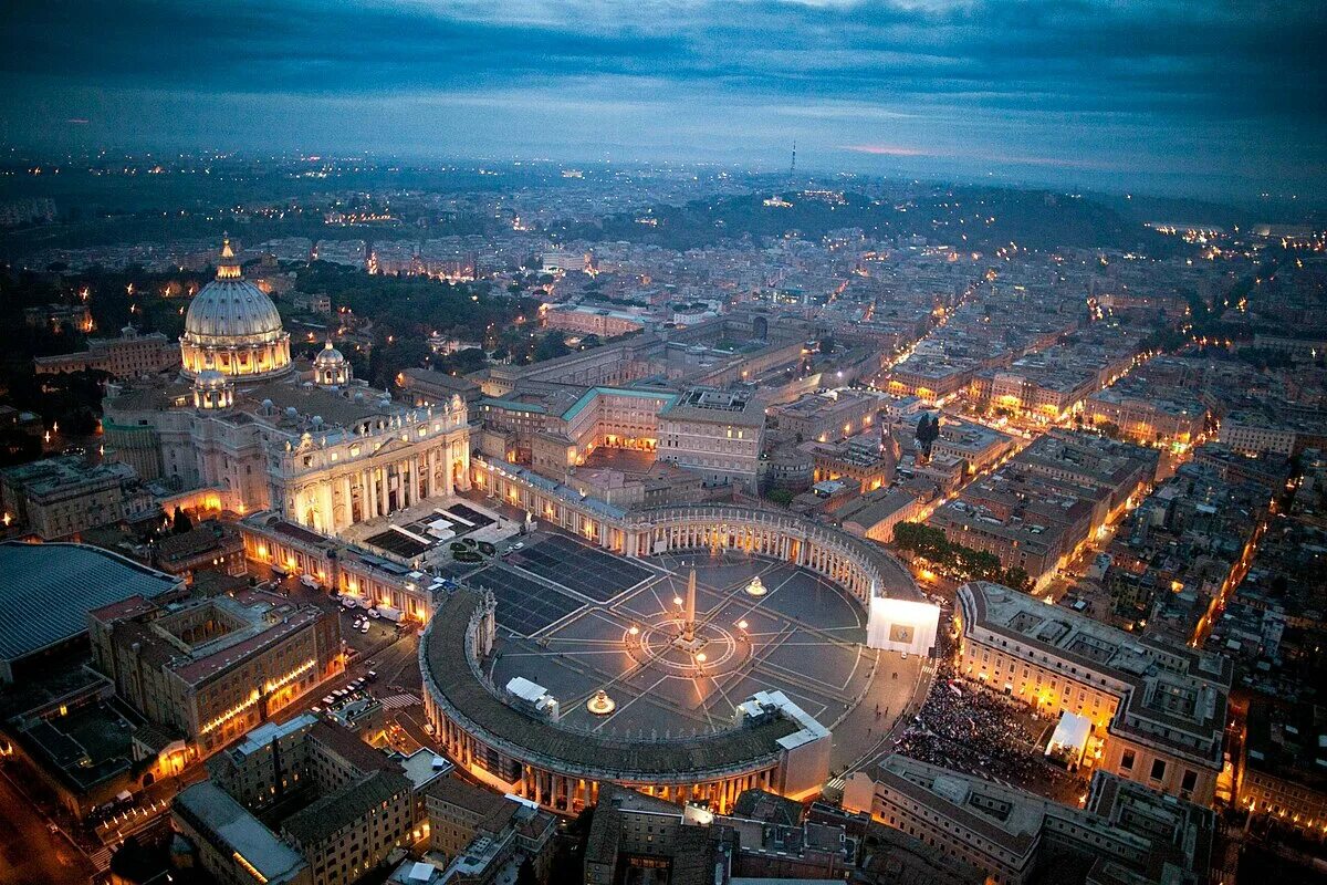 Площадь святого петра в риме фото File:Vatican City and St. Peter Square evening twilight aerial view.jpg - Wikipe