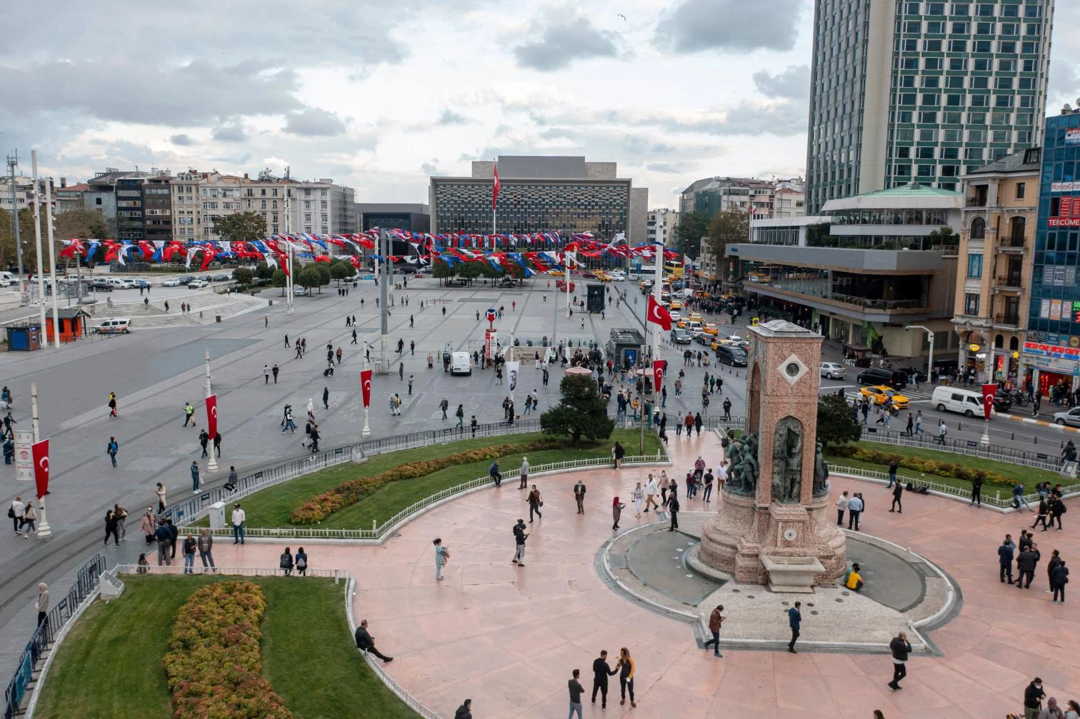 Площадь таксим фото Atatürk Cultural Center in Istanbul - Tabanlioglu Architects Arquitectura Viva
