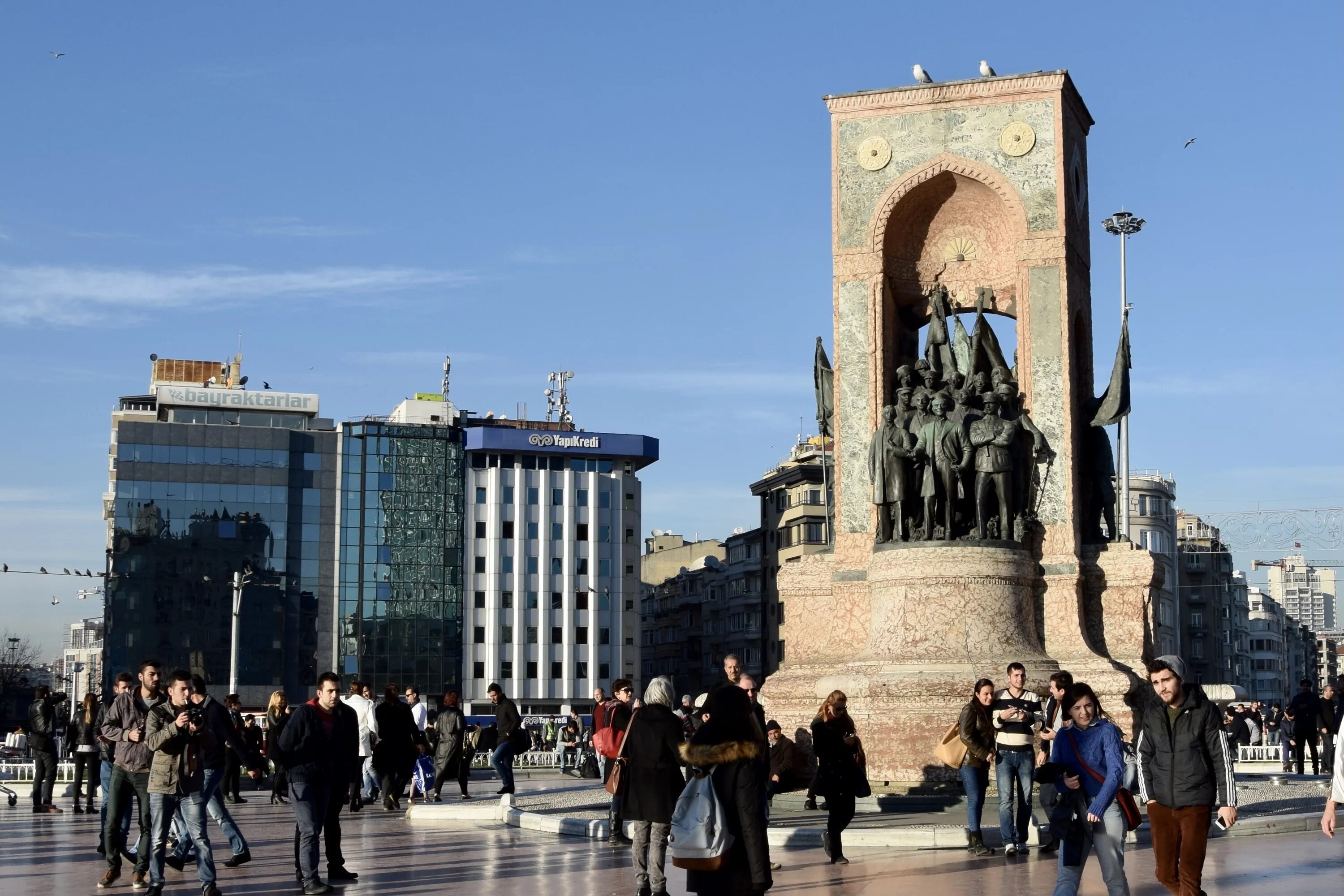 Площадь таксим фото File:Republic Square at Taksin Square, Istanbul (Ank Kumar, Infosys Limited) 02.