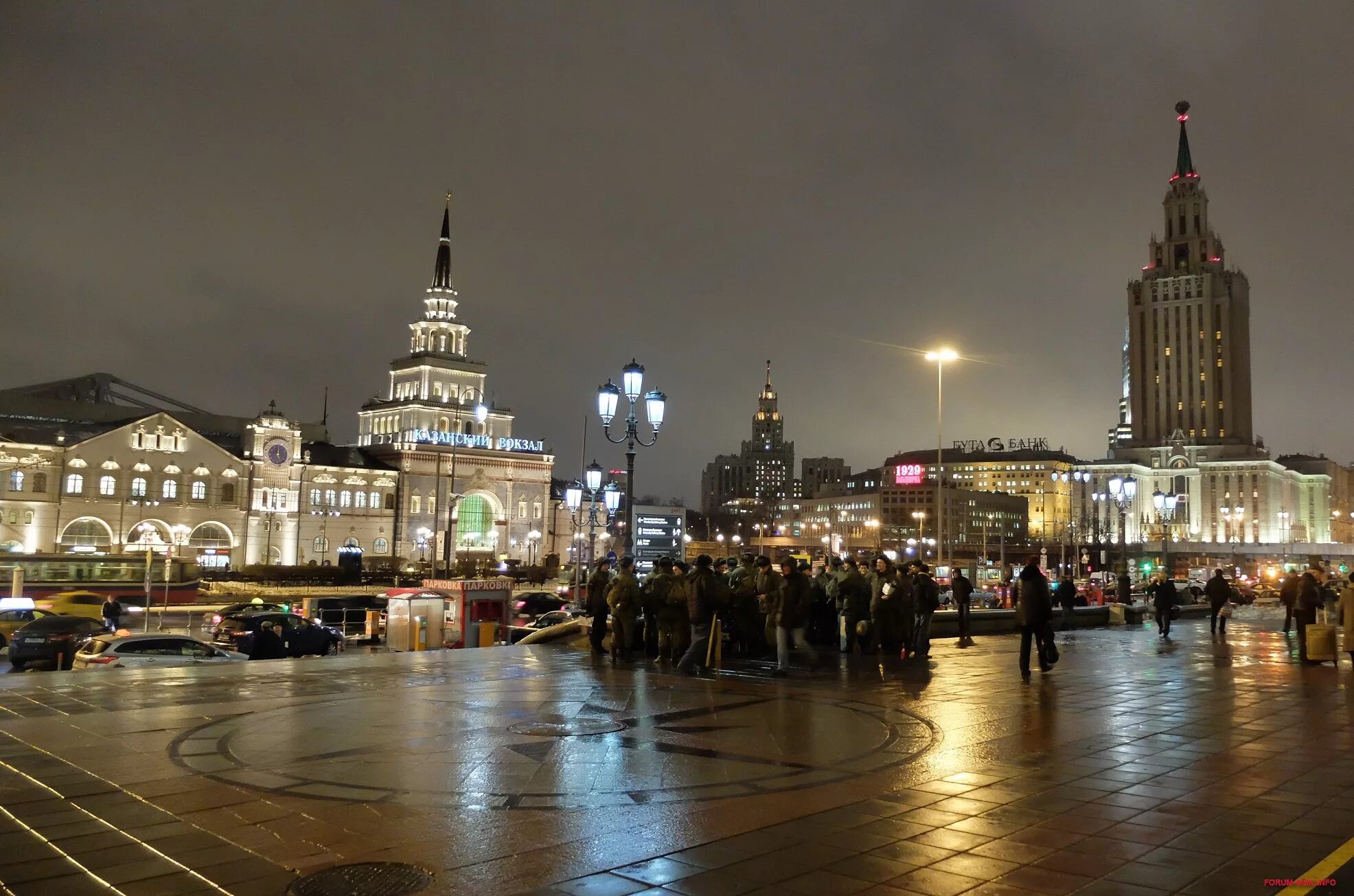 Площадь трех вокзалов в москве фото Площадь трех вокзалов в Москве