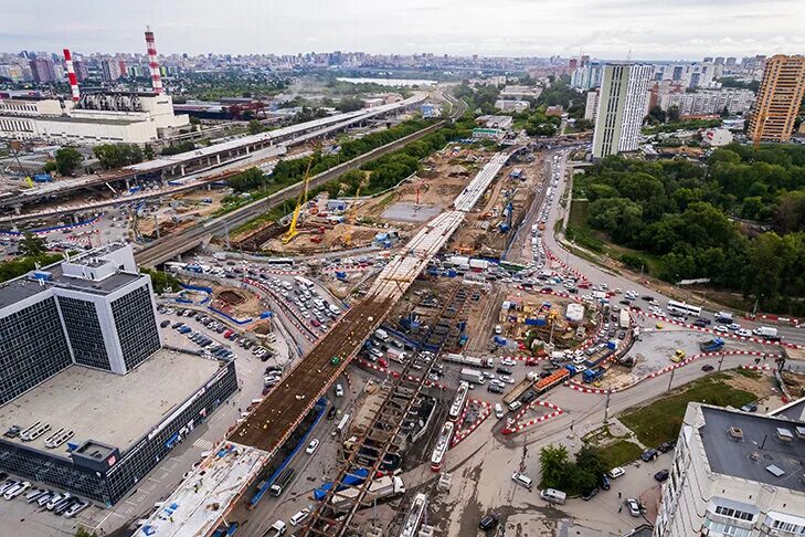 Площадь труда новосибирск фото Кольцо ада сомкнулось - пробки на площади Труда фиксируют навигаторы в Новосибир