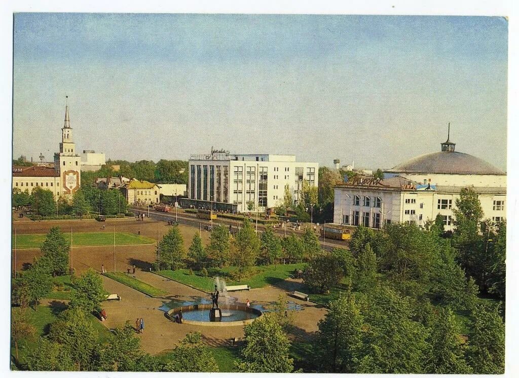 Площадь труда ярославль фото Ярославль - площадь Труда (89-А) - покупайте на Auction.ru по выгодной цене. Лот