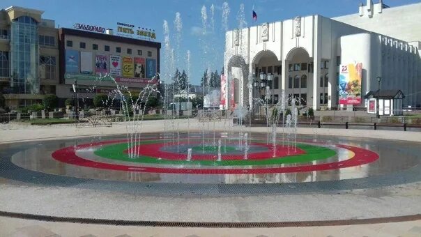 Площадь в курске фото На Театральной площади прошел митинг-концерт в честь Дня Весны и Труда. В одном 