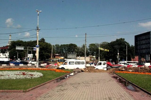 Площадь василевского калининград фото Без заезда на круг": власти нашли способ разгрузить перекрёсток на площади Васил