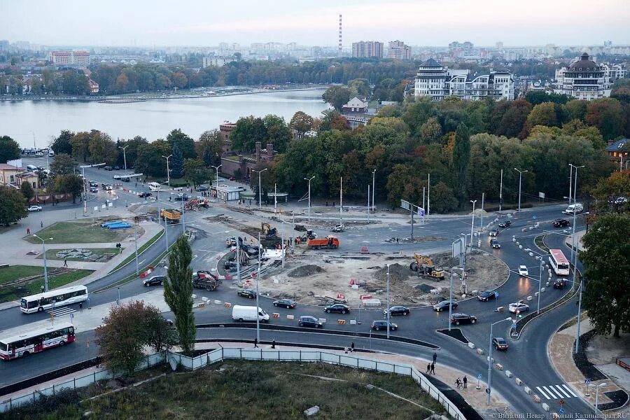 Площадь василевского калининград фото Стоять и петь помогают: как водители привыкают к пробкам на пл. Василевского - Н