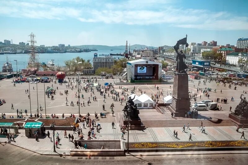 Площадь владивостока фото Толпами набежали: происходящее в самом центре Владивостока взбудоражило людей - 