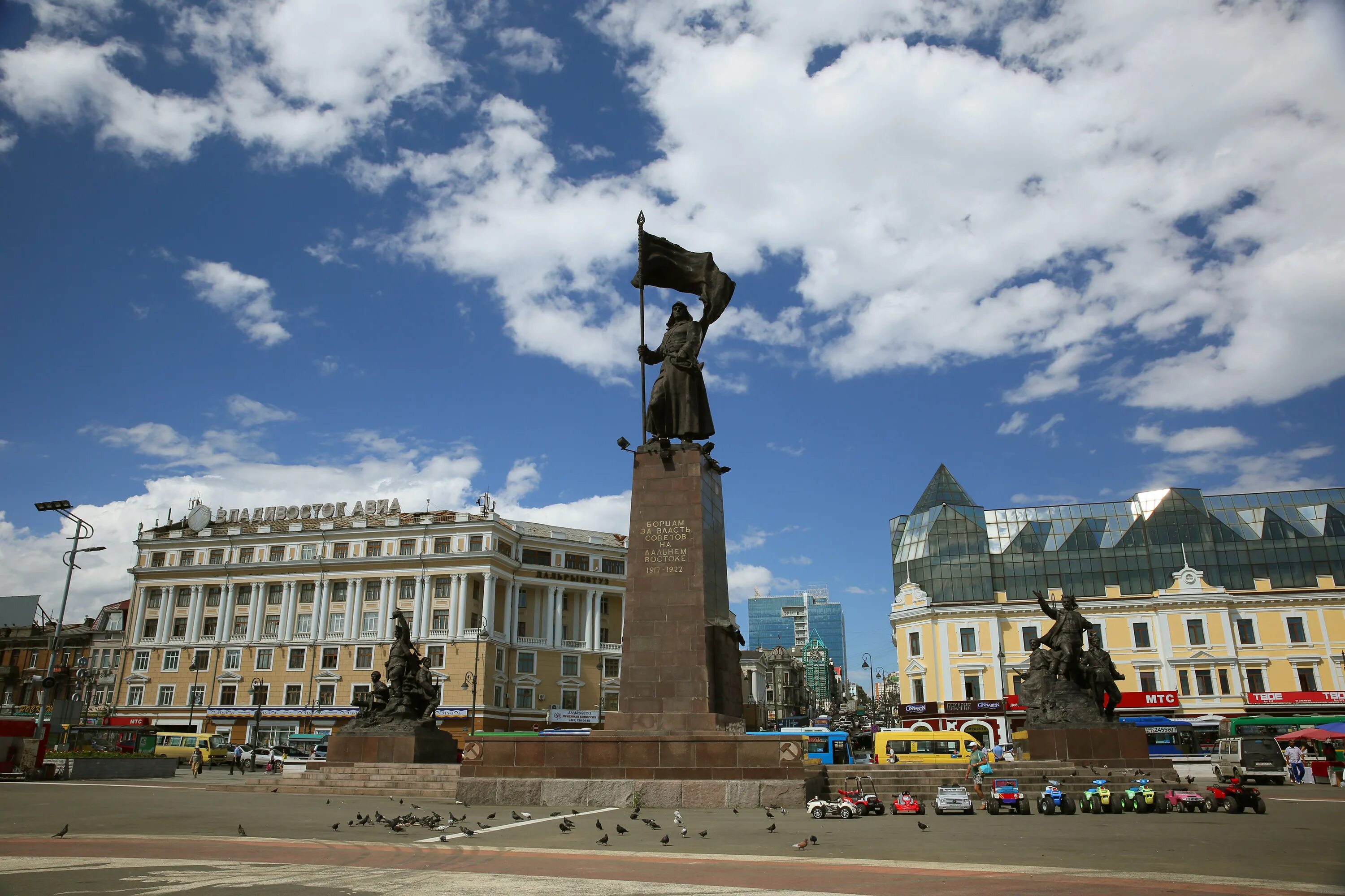 Площадь владивостока фото 02 Monument to Soviet Fighters in FE Numéro Cinq