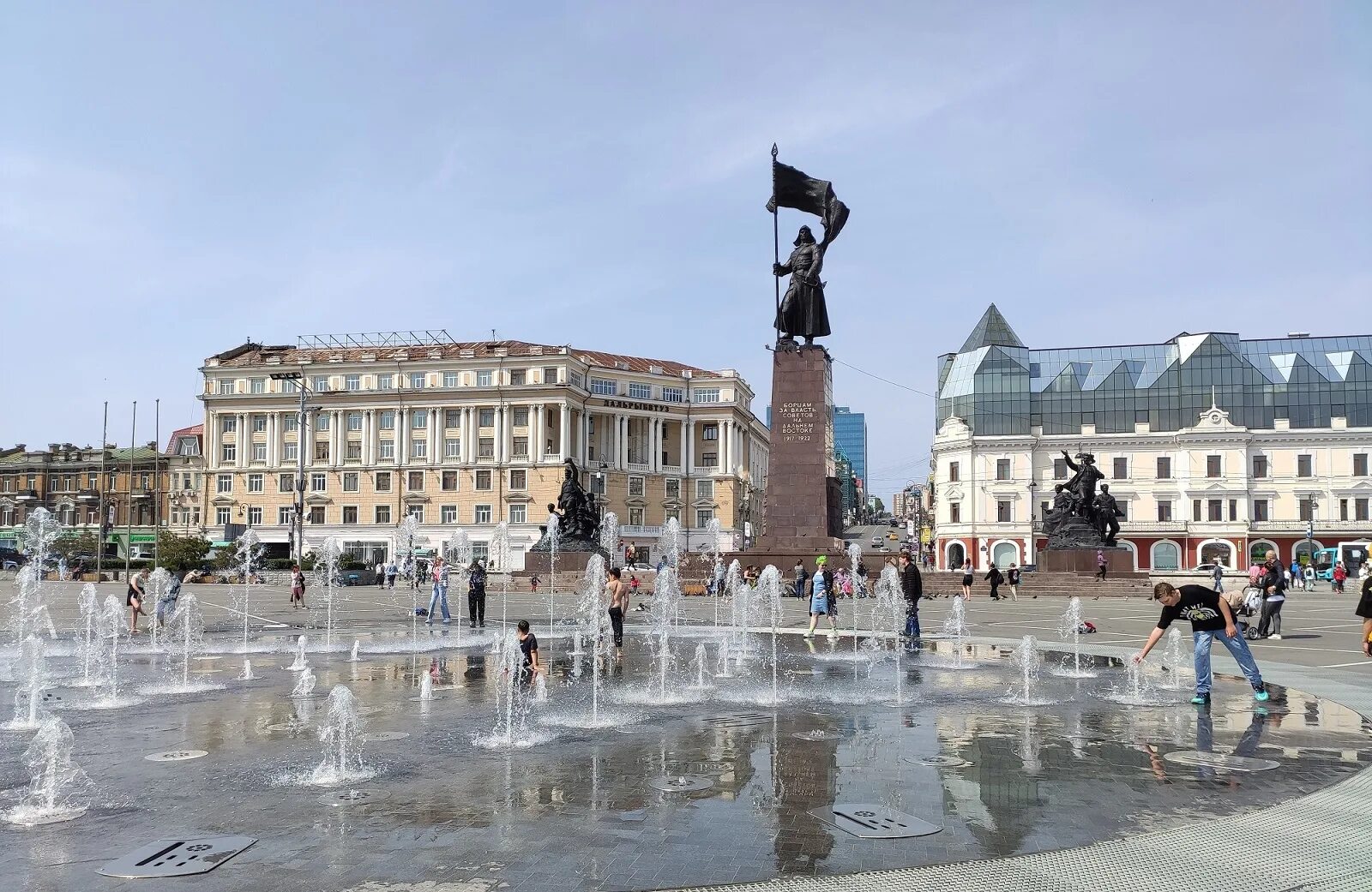 Площадь владивостока фото Сухой фонтан на центральной площади . Владивосток - смотреть видео онлайн от "Св