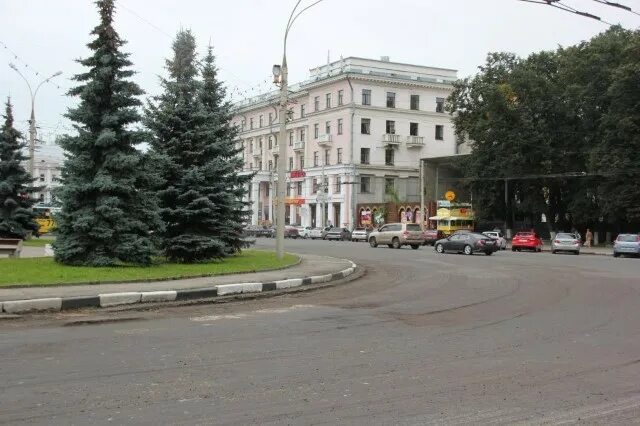 Площадь волкова ярославль фото На площади Волкова в центре Ярославля идет ремонт - YarNews.net