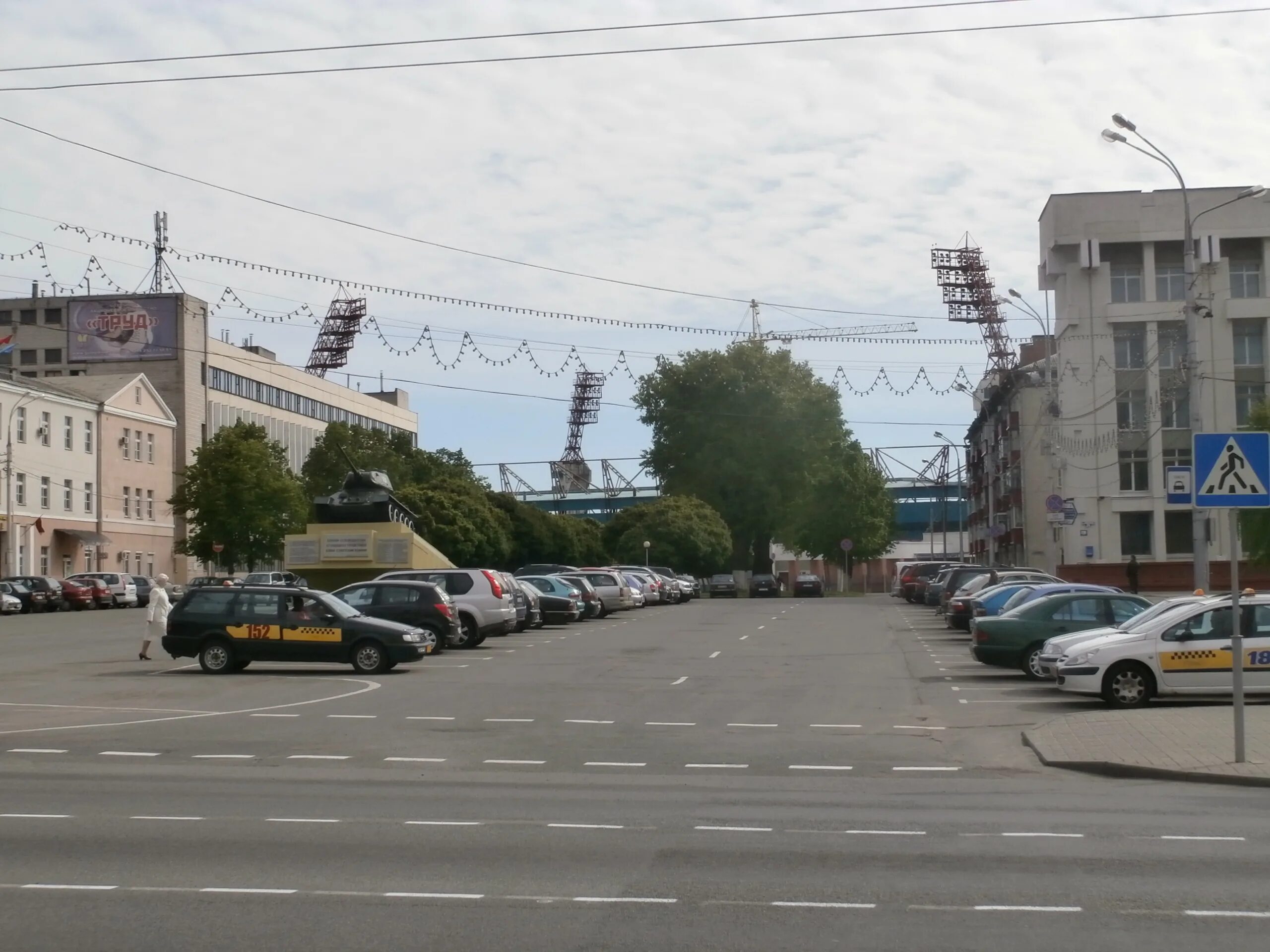 Площадь восстания гомель фото File:Pl. Paustannya - Pl. Vosstaniya in Gomel 7 May 2014.jpg - Wikimedia Commons
