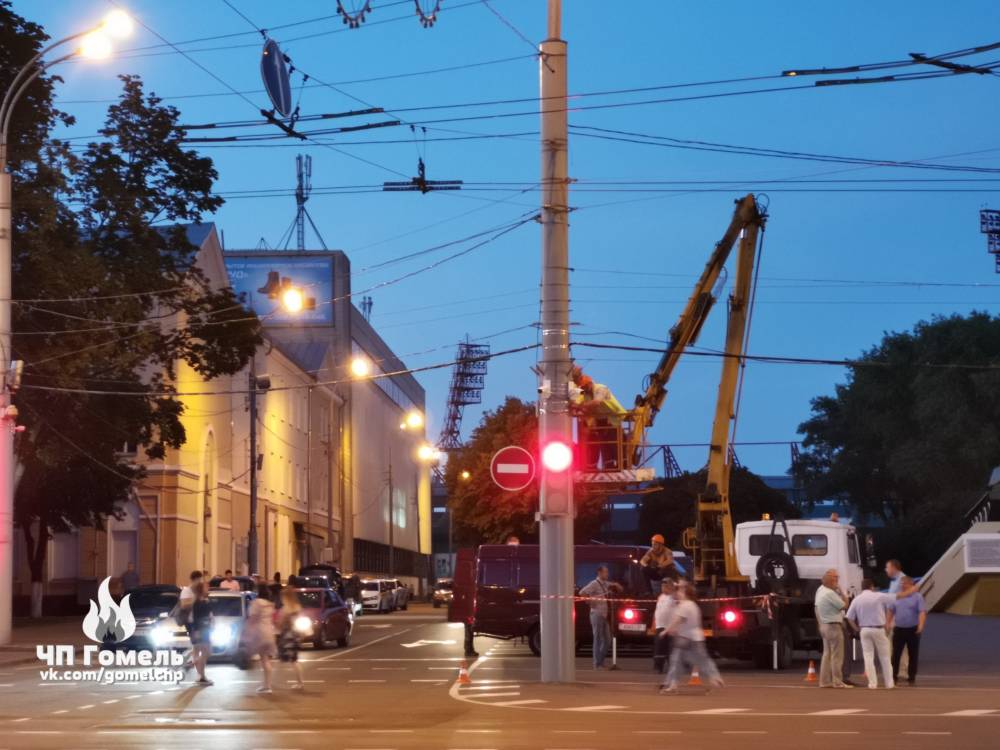 Площадь восстания гомель фото Дрифта на "танке" больше не будет? В Гомеле на площади Восстания и Советской уст