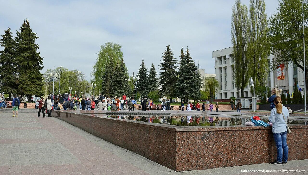 Площадь восстания гомель фото Открытие фонтана на площади Восстания. Гомель. - Приличия трудно соблюсти. - Liv