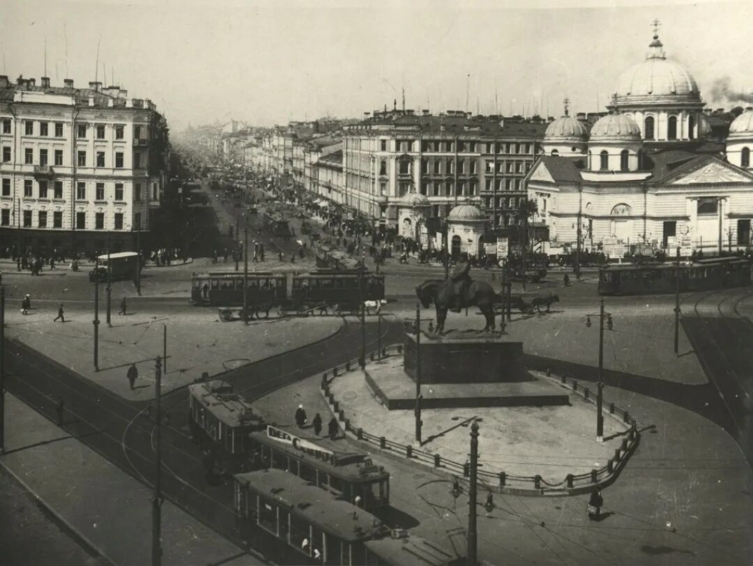 Площадь восстания старые фото Луна-парк и церковь на Сенной: архивные фотографии исчезнувших зданий и памятник