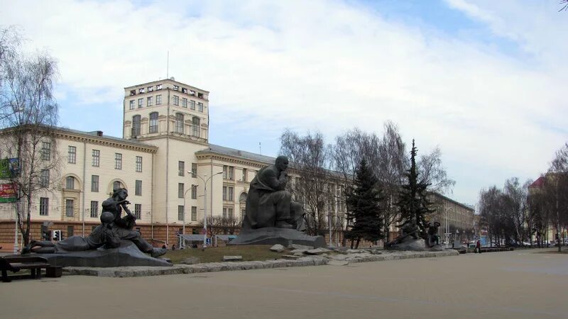 Площадь якуба коласа фото Пл. Якуба Коласа и достопримечательности вокруг IZI Travel