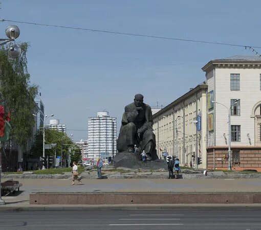 Площадь якуба коласа минск проспект независимости фото Yakub Kolas Square in Minsk