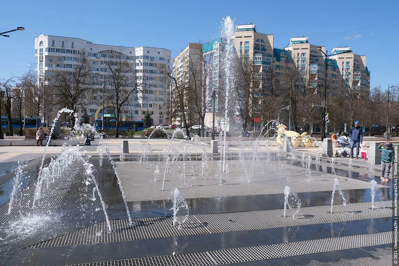 Площадь юности фото Зеленоград В Зеленограде заработали фонтаны. Частично. - Публикации - Общество -