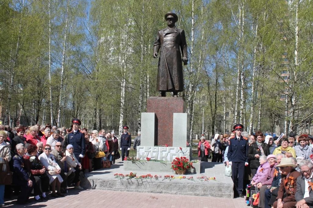 Площадь жукова нижний новгород фото Новые памятники появились в областном центре в год 70-летия Победы