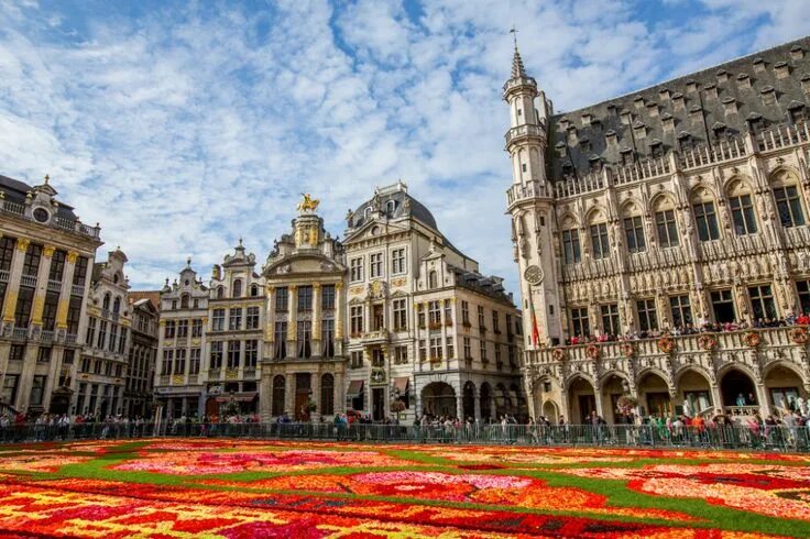 Площади европы фото Piața Mare este piața centrală din orașul Bruxelles, Belgia. Ea este înconjurată