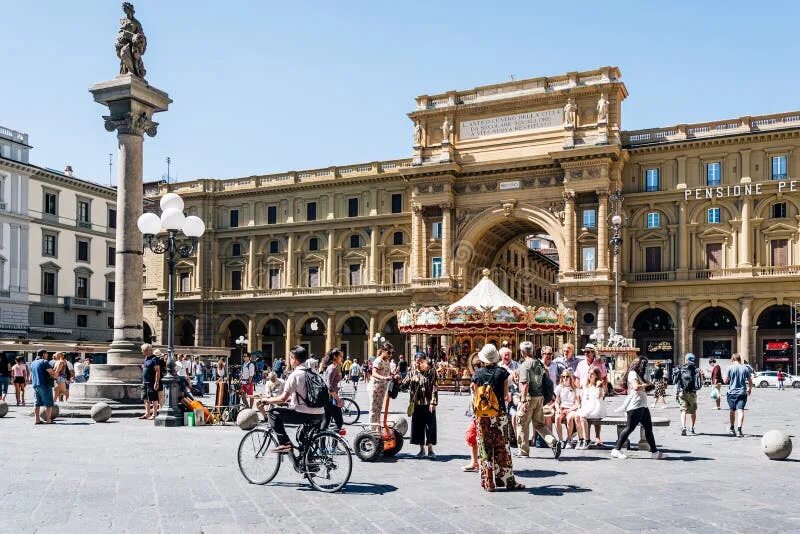 Площади флоренции фото Square of the Republic in Florence Editorial Stock Photo - Image of carousel, ex
