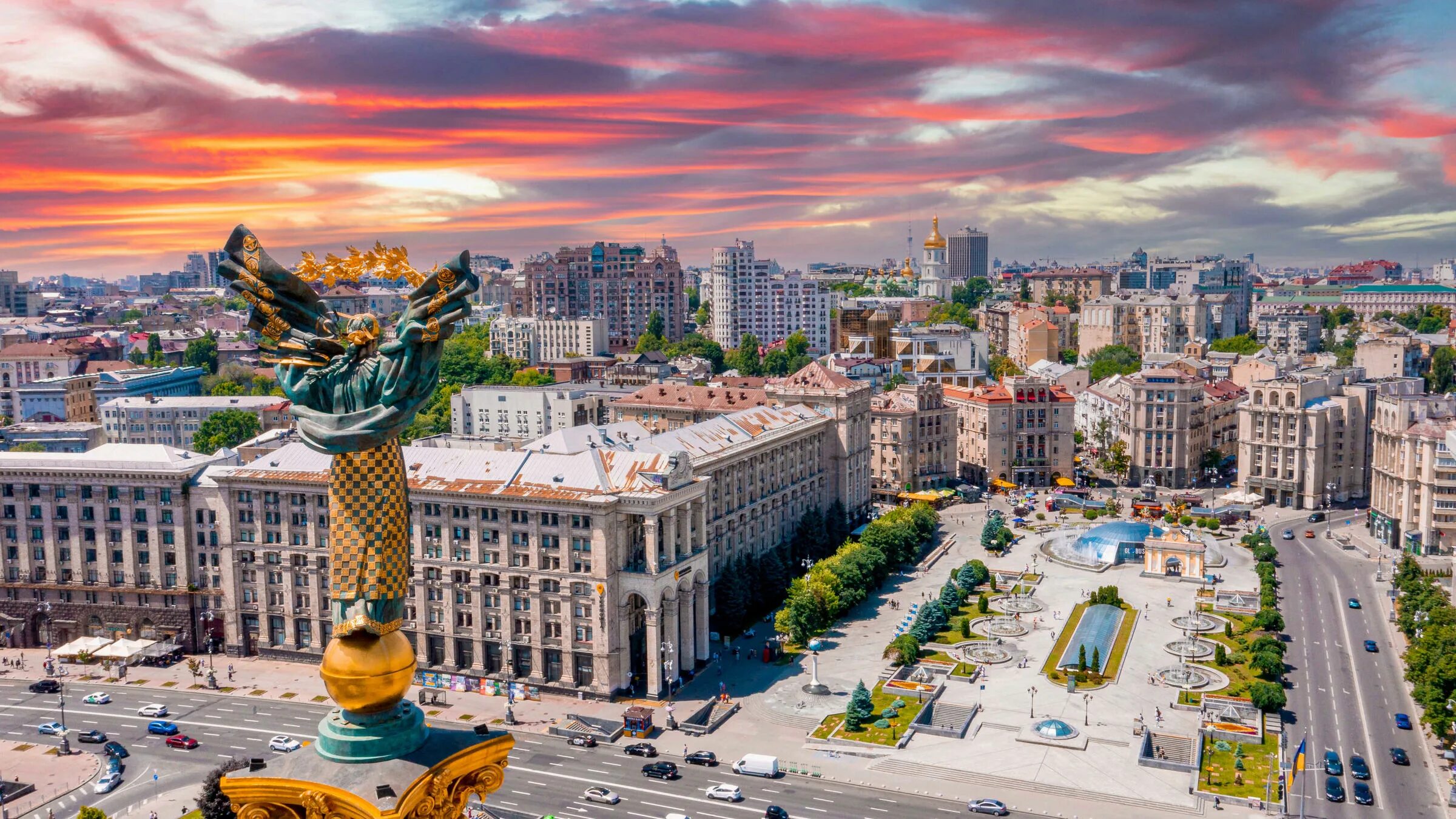 Площади киева фото Maidan Nezalezhnosti, Kyiv, Ukraine Planet of Hotels