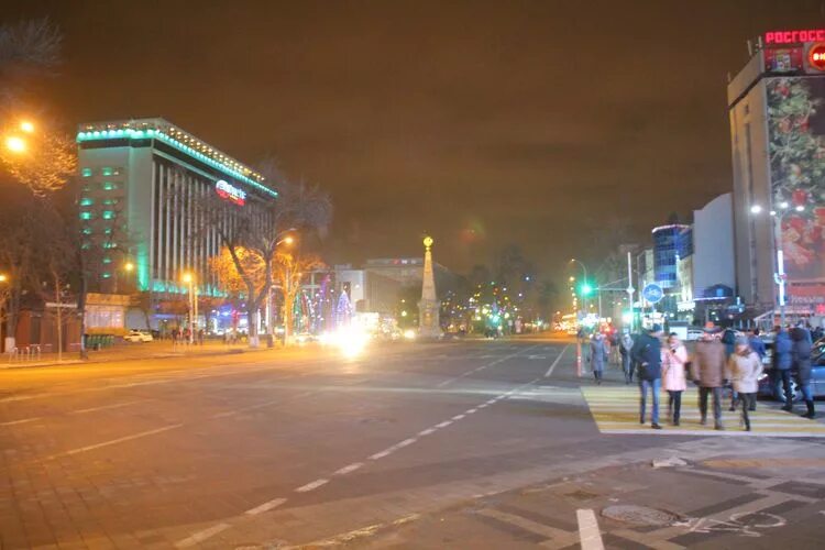 Площади краснодара фото Театральная площадь в Краснодаре Бывшая площадь Октябрьской революции в Краснода