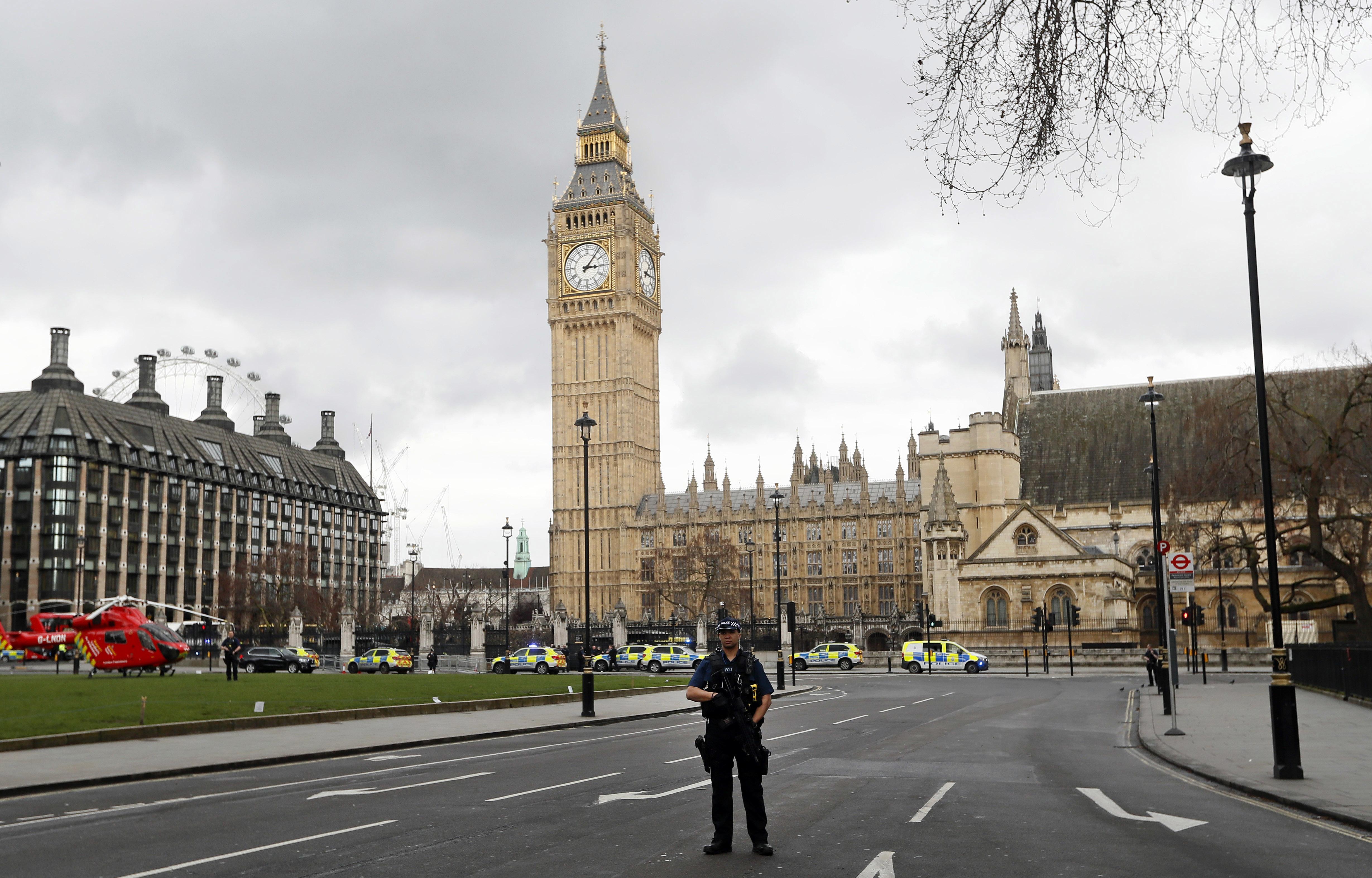 Площади лондона фото How should I talk to my kids about a terror attack? Get the experts advice