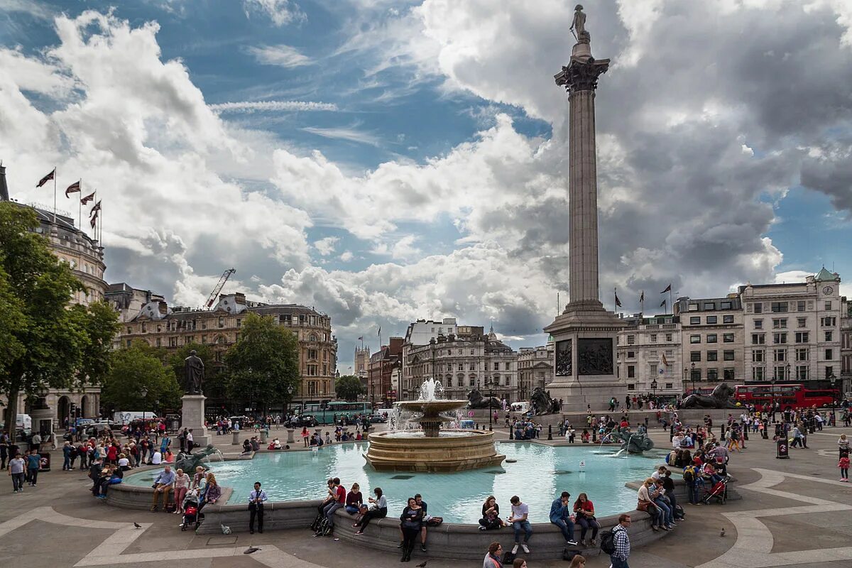Площади мира фото File:Trafalgar Square by Christian Reimer.jpg - Wikipedia