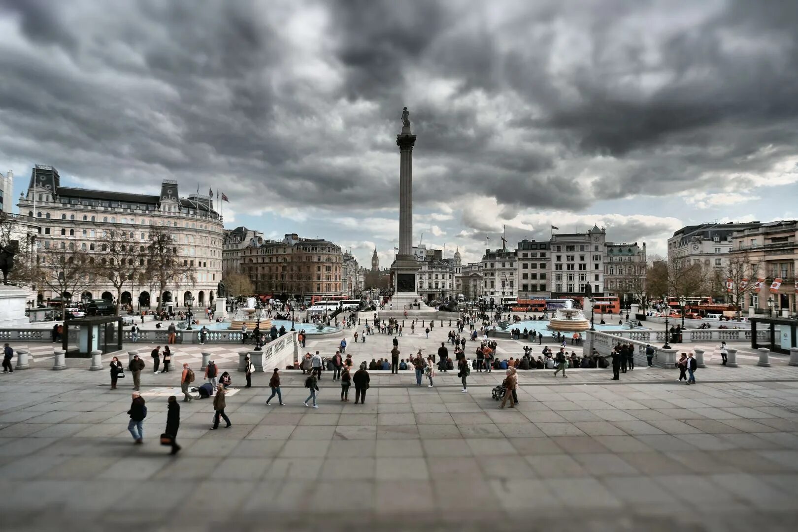 Площади мира фото Trafalgar Square Never Dull by Simon Hadleigh-Sparks Photocrowd photo competitio