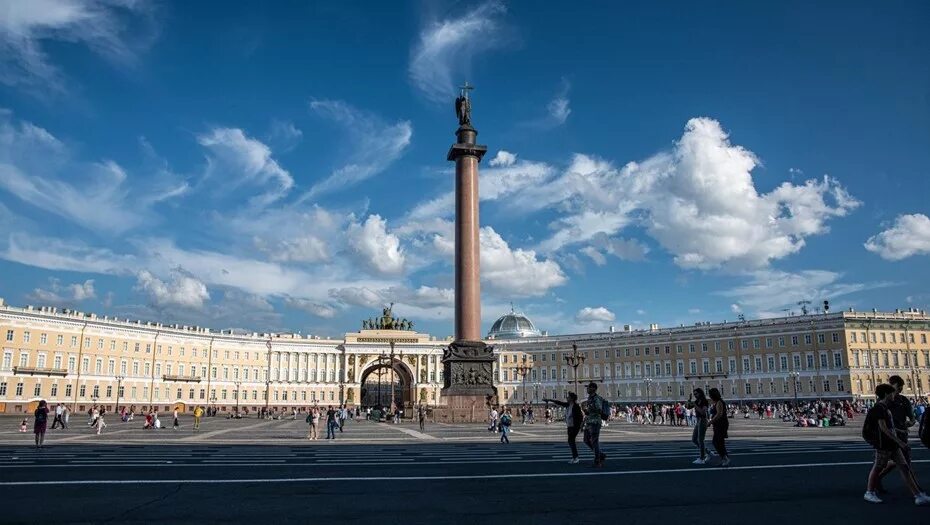 Площади петербурга фото Петербургский ЛГБТ-активист получил 20 часов обязательных работ за пикет на Двор