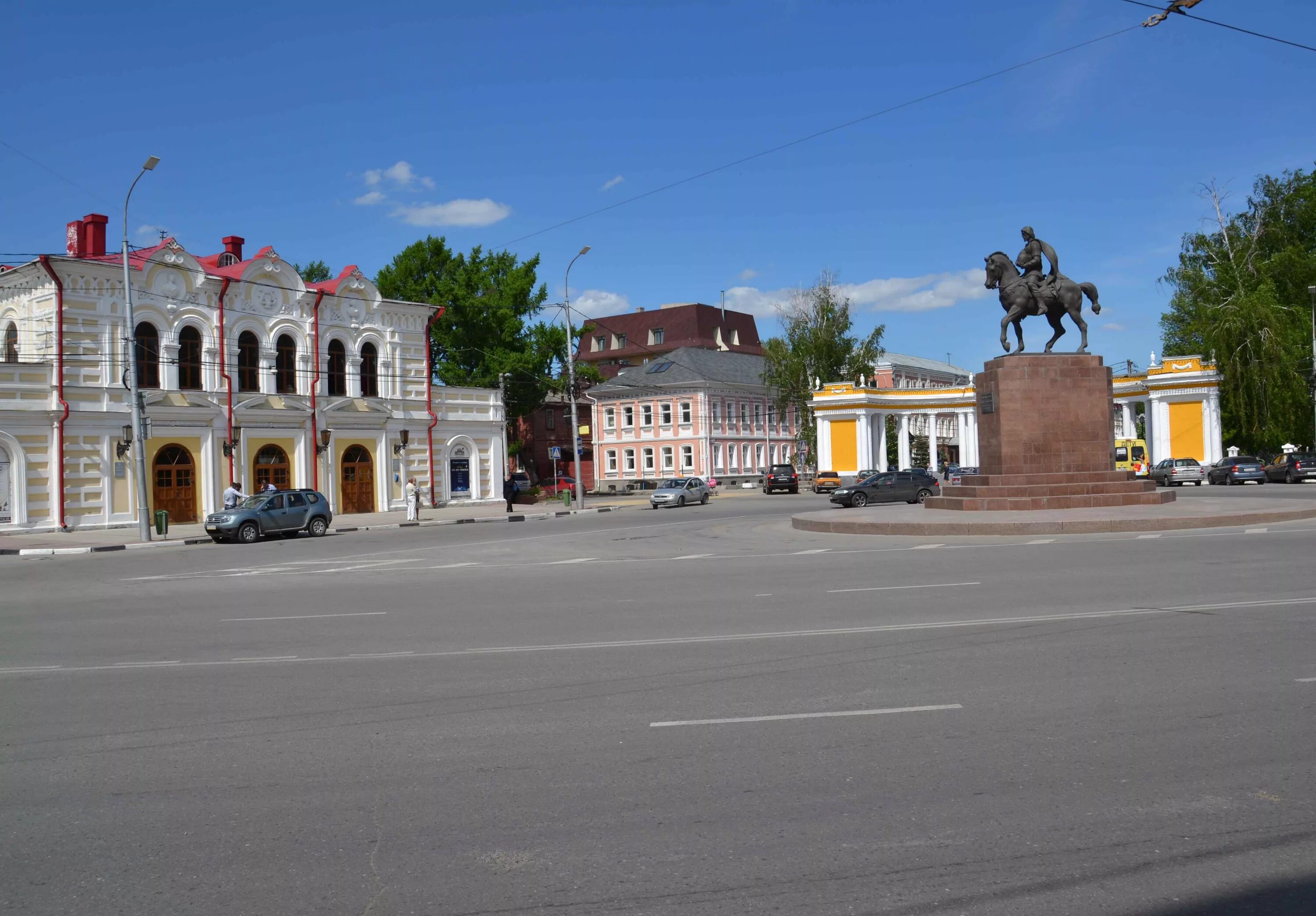 Площади рязани фото В Рязани на полдня перекроют Соборную площадь