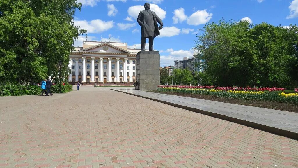 Площади тюмени фото Памятник Ленина, жанровая скульптура, Россия, Тюмень, Центральная площадь - Янде