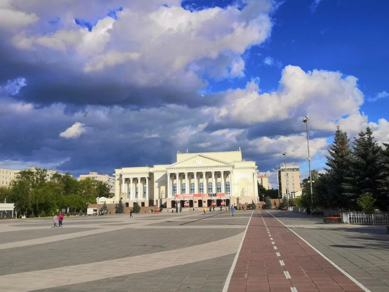 Площади тюмени фото Подземную парковку в центре Тюмени готовят к платному режиму Наша Газета