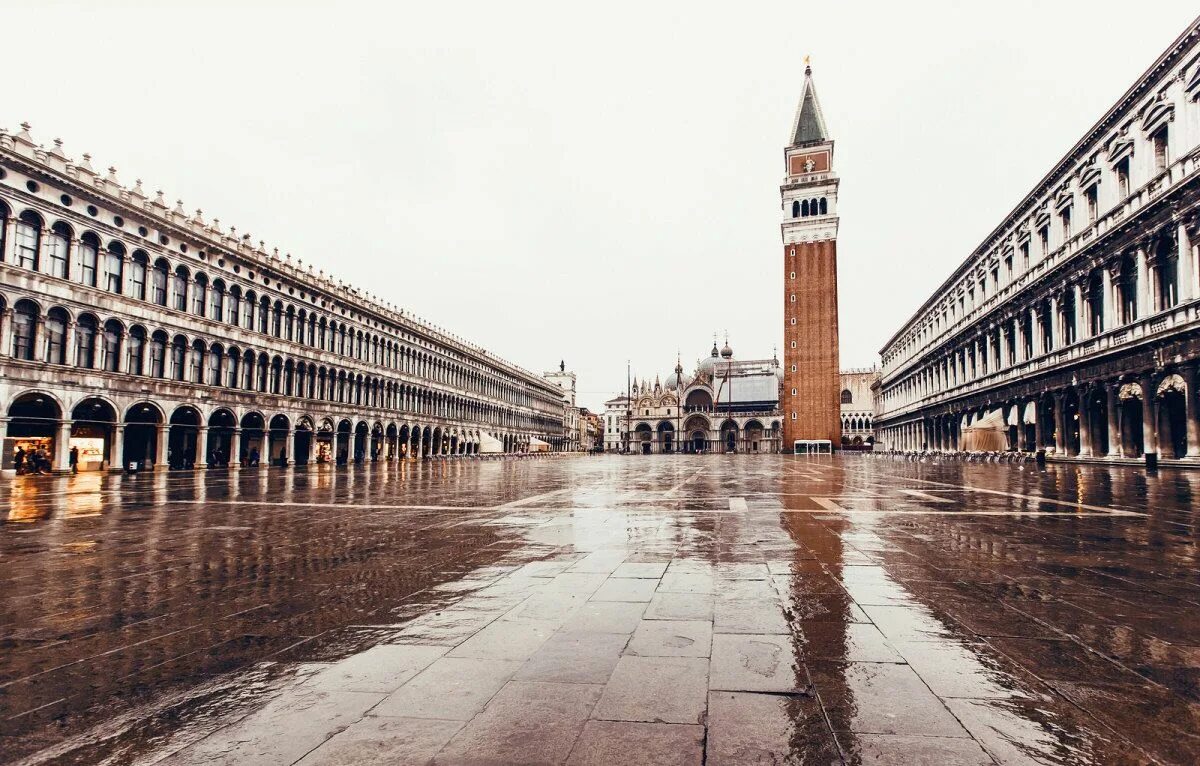 Площади венеции фото San Marco square at night Venice Italy. Description from crystalgraphics.com. I 