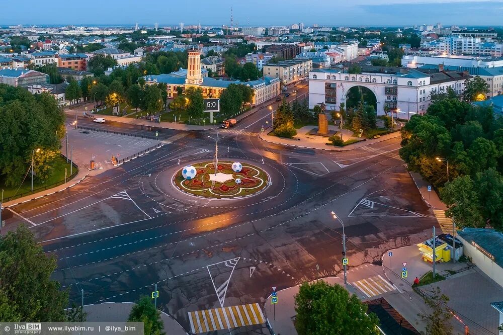 Площади ярославля фото ДОМ ЖИЛОЙ на Красной площади в Ярославле - Яркипедия