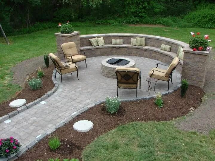 Площадка для отдыха на даче своими руками Fire pit landscaping, Fire pit seating area, Outdoor fire pit seating