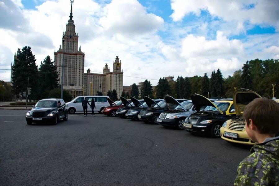 Площадка фото машины Встреча Одноклубников на воробьевых - Chrysler PT Cruiser, 2,4 л, 2002 года встр