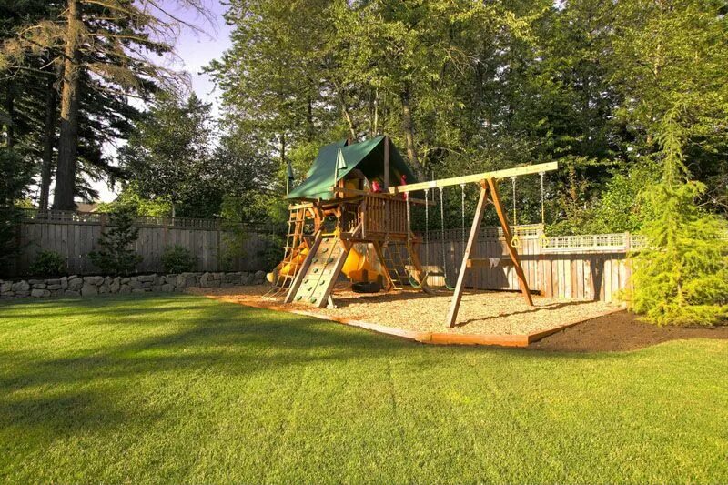 Площадка на даче фото Backyard Playground and Swing Sets Ideas: Backyard Play Sets For Your Kids Play 