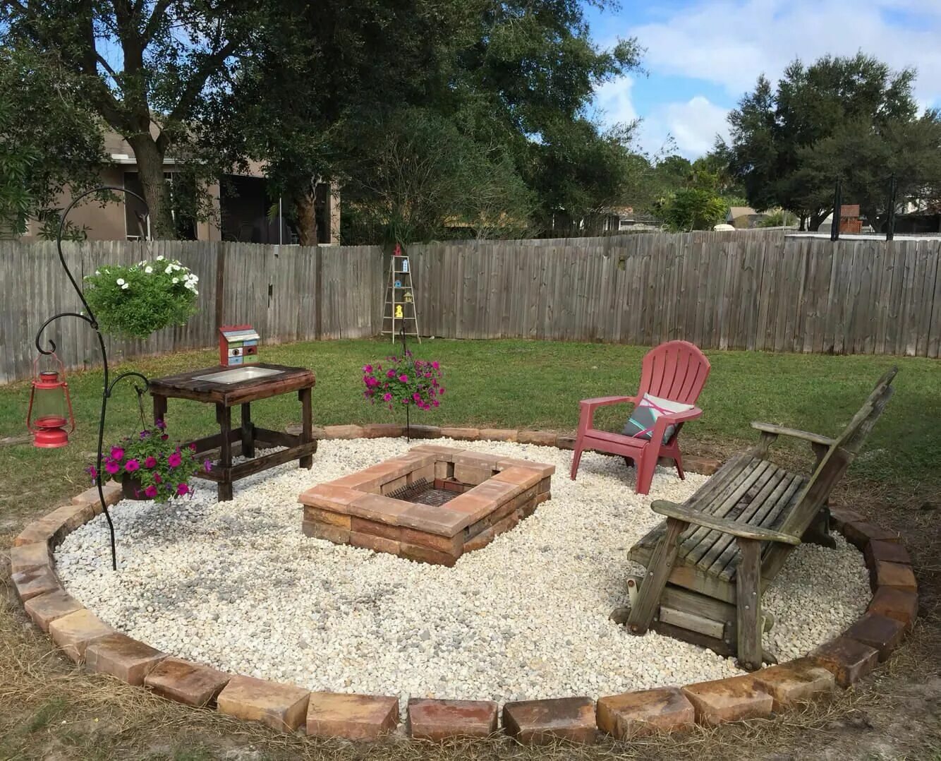Площадка на даче фото 28 Round Firepit Area Ideas to enjoy Summer Nights Outside Backyard firepit area