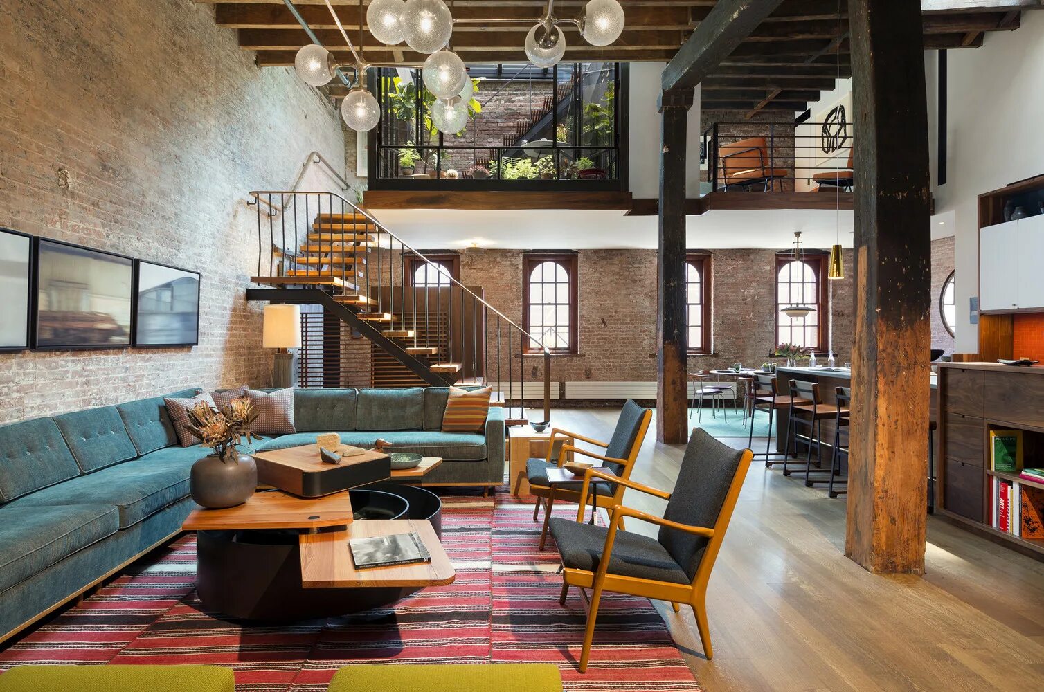 Площадка стиле лофт Gallery of New York's Interiors: Apartments, Penthouses and Lofts in the Big App