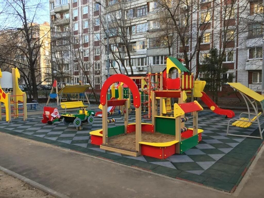Площадка во дворе фото Установка детских площадок во дворах
