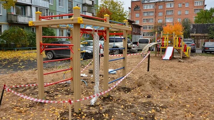Площадка во дворе фото Новая детская площадка появилась во дворе дома № 37 по ул. Ветошкина " Онлайн Во