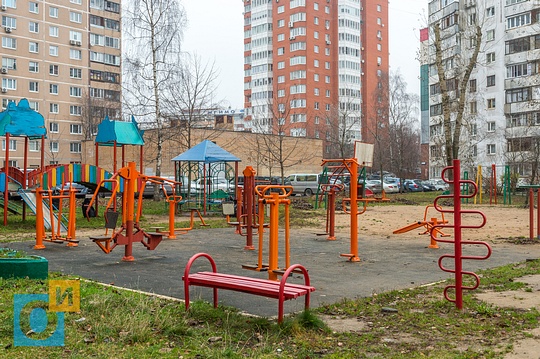 Площадка во дворе фото Спортивная площадка во дворе Красногорского шоссе д.8, Дворовая территория дома 