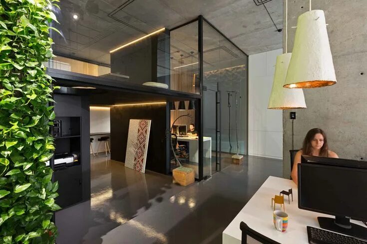 Площадки дизайнеров интерьеров Gallery of Sergey Makhno Office and Showroom / Illya Tovstonog + Sergey Makhno A