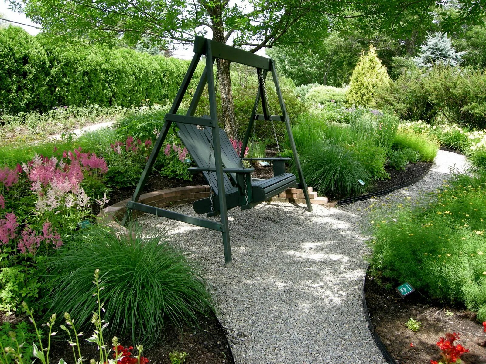 Площадки в ландшафтном дизайне garden swing Kiesgarten, Kiesgarten anlegen, Gartenschirme