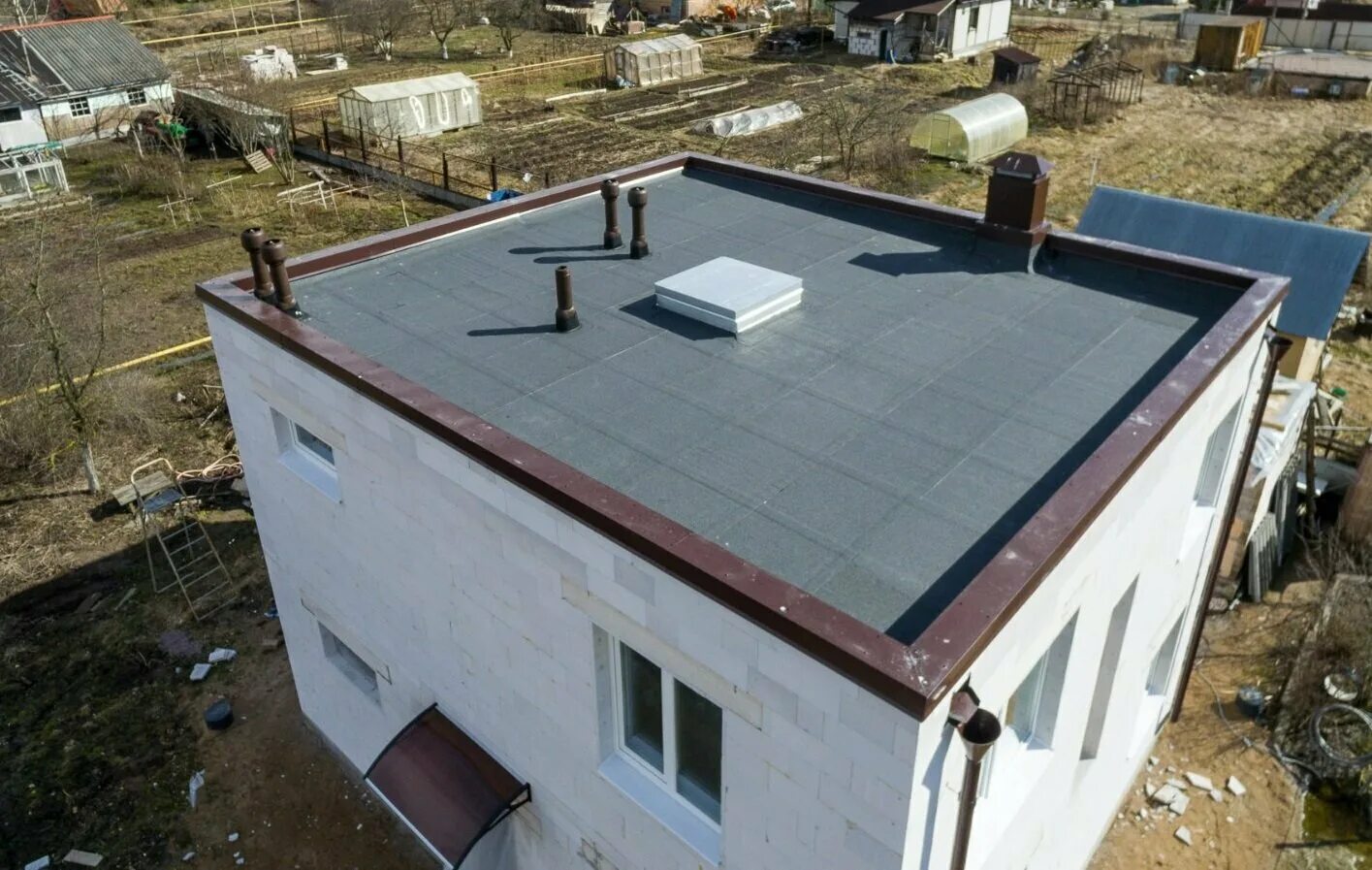 Плоская крыша фото Кровельные работы в Кимрах: 120 кровельщиков