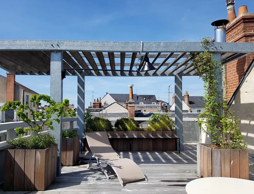 Плоская крыша в стиле лофт Un jardin en mode urbain - Лофт - Терраса - от эксперта Les Mains de Jardin Houz