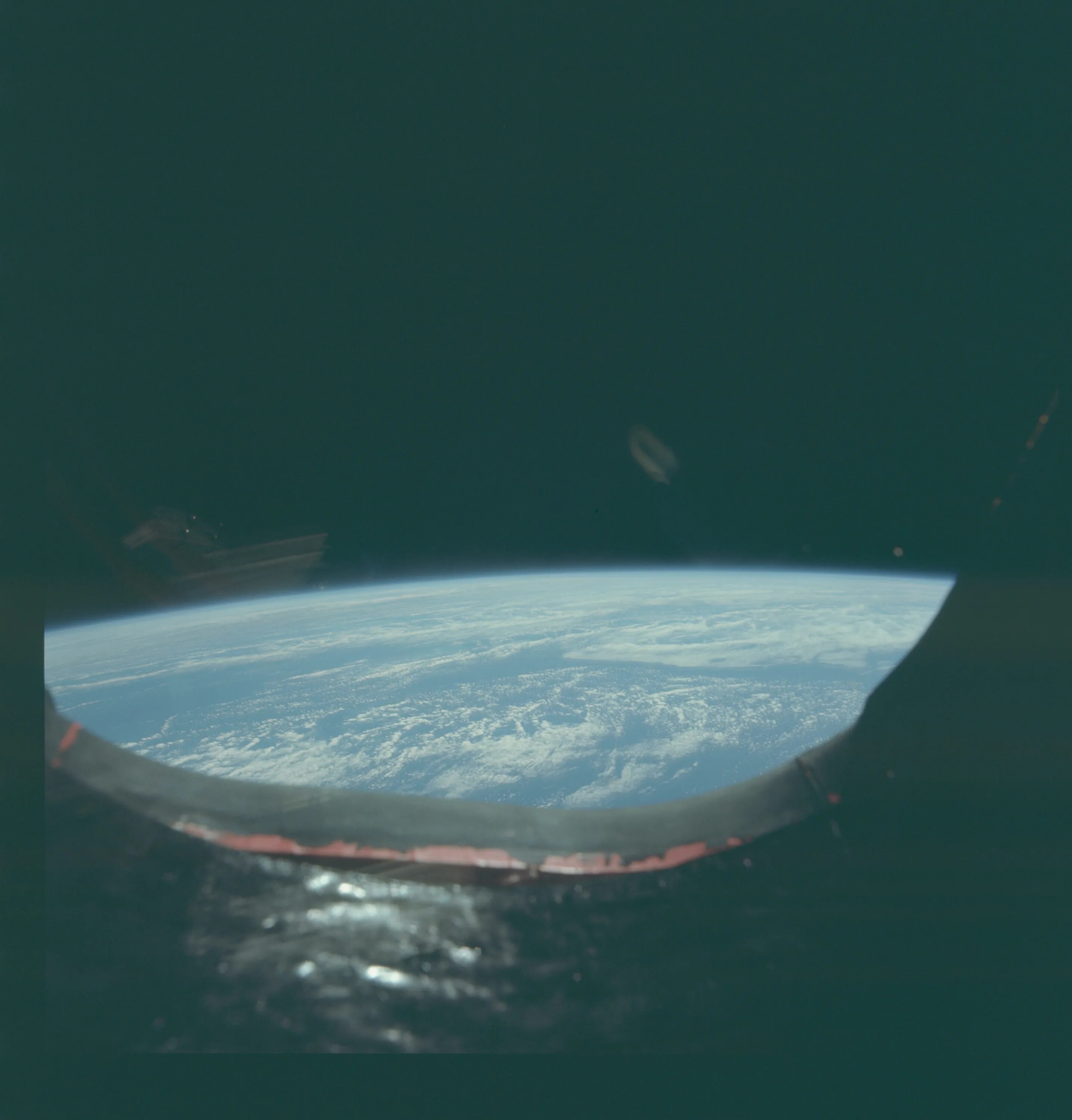 Плоская земля фото 1972 Astronaut Photo AS09-20-3105