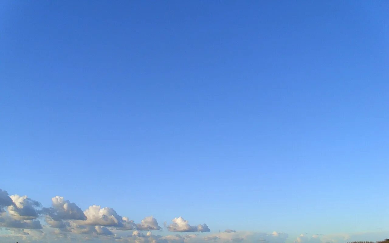 Плоское небо фото Файл:Blue sky, white-gray clouds.JPG - Википедия