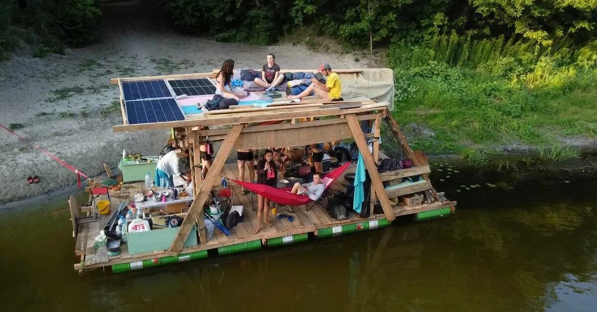 Плот на воде фото Сплав на плоту. Подробности и ответы на вопросы Пикабу