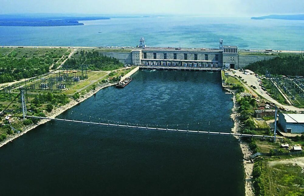 Плотина иркутск фото Иркутская ГЭС увеличивает сбросы из-за высокого уровня воды в Байкале - Общество
